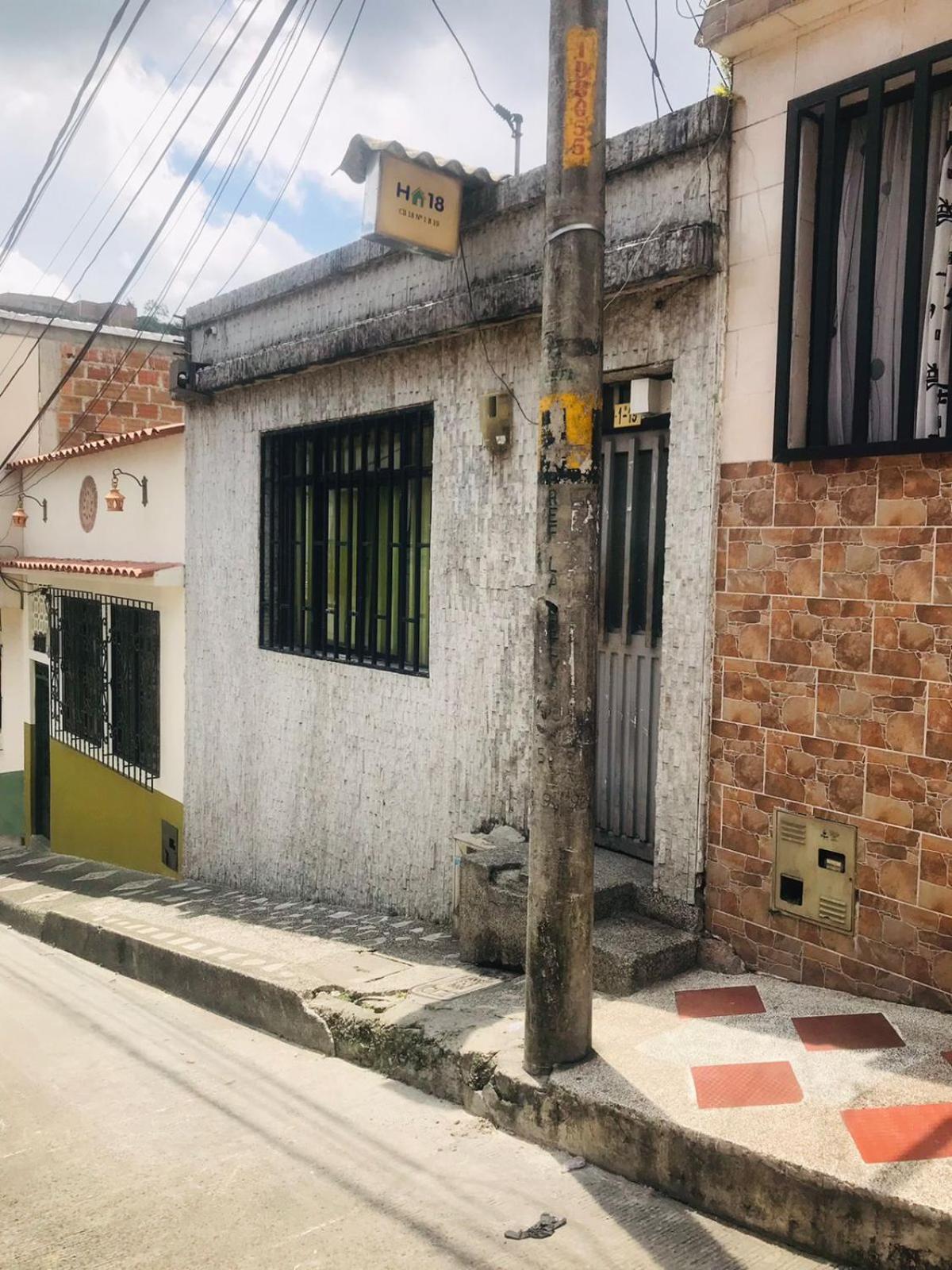 Hostal La 18 เปเรย์รา ภายนอก รูปภาพ